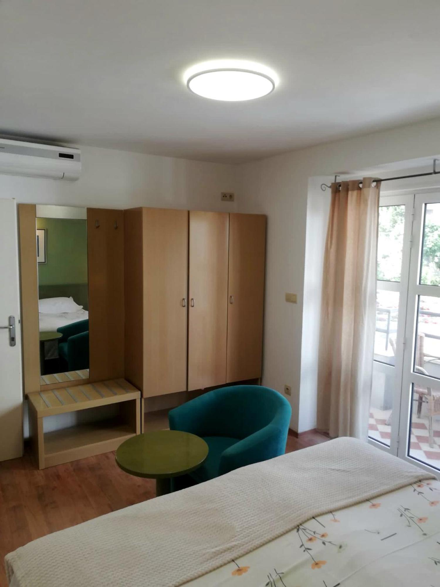 Apartmani Mistral Makarska Zimmer foto